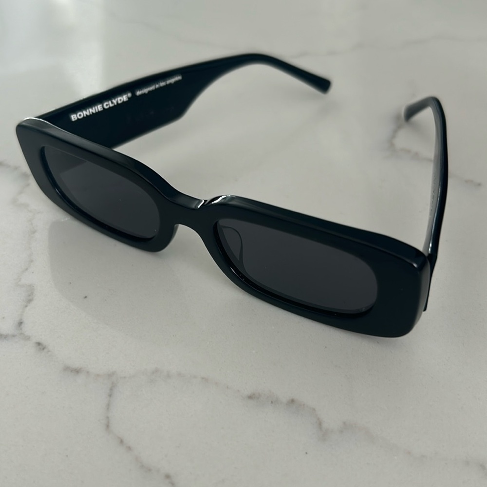 BONNIE CLYDE SHOW AND TELL SUNGLASSES